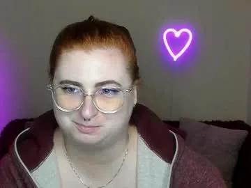 alicia_side_red Image 10