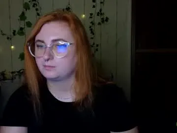 alicia_side_red Image 13