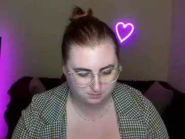 alicia_side_red Image 18