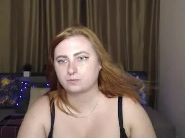 alicia_side_red Image 3