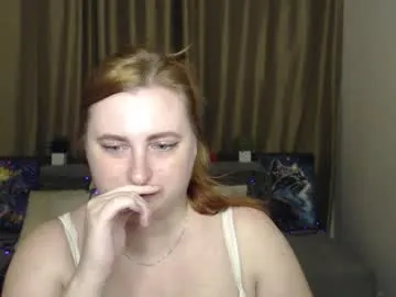 alicia_side_red Image 5