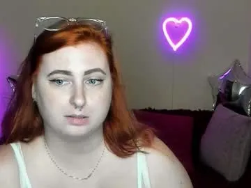 alicia_side_red Image 6