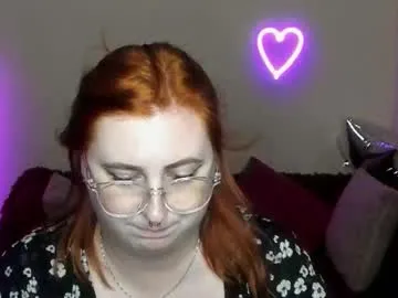 alicia_side_red Image 7