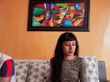 anika_lowen Image 4