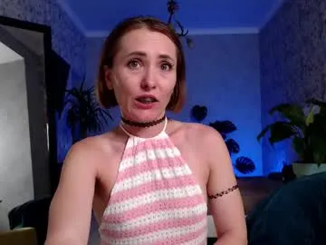 clara_bendover Image 5