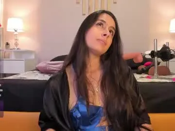 julia_martinezz_ Image 3