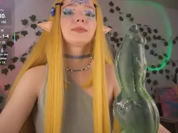 mariel_a_gold Image 11