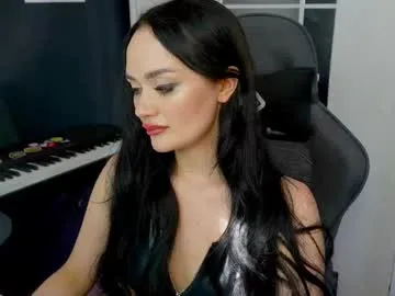 queenaliss Image 6