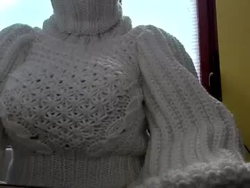 whitesweater Image 9