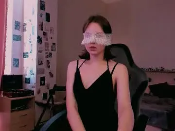 yourlovelystreamer Image 2