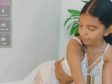 yuliethpetite Image 17
