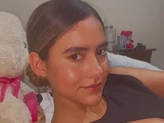 IsabellaClarkeC's Thumb Image