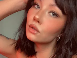 MiaHolland Profile Image